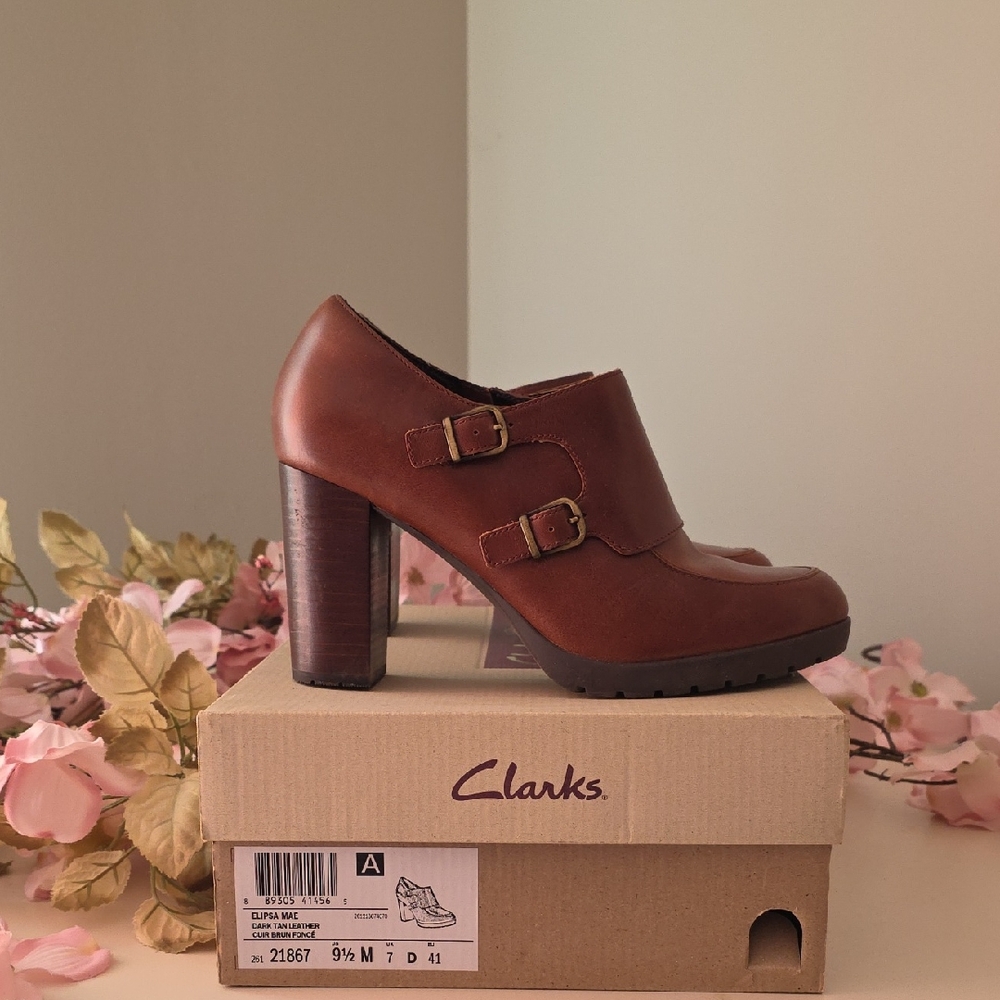 Clarks Women's Tan Leather Heeled Shoes